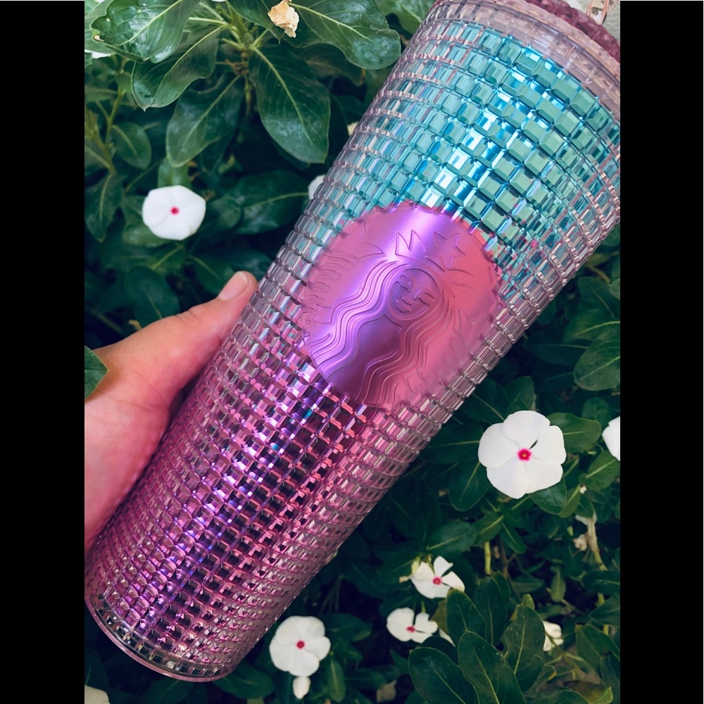 Starbucks cup Grid